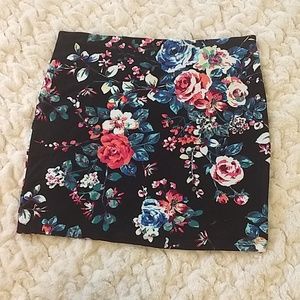 Express Floral Miniskirt Large